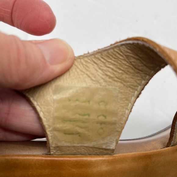 Dansko Lolita Leather Strappy Sandals Women’s US 9.5-10 /40 Tan Chunky Comfort - Picture 15 of 15